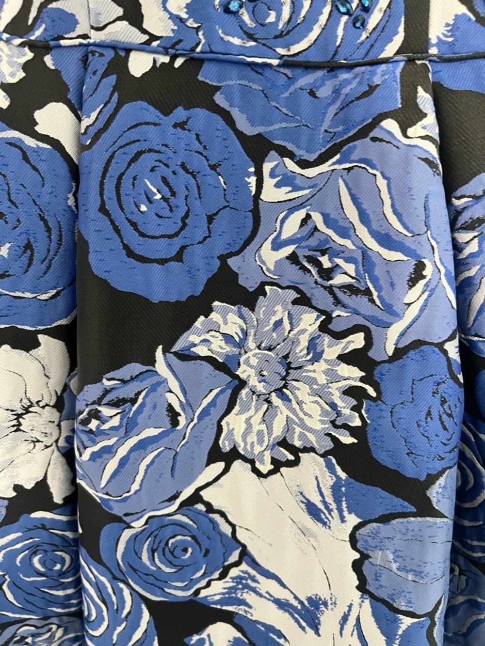 Adrianna Papell Blue and White Floral V-Neck Midi Dress - Picture 4 of 9